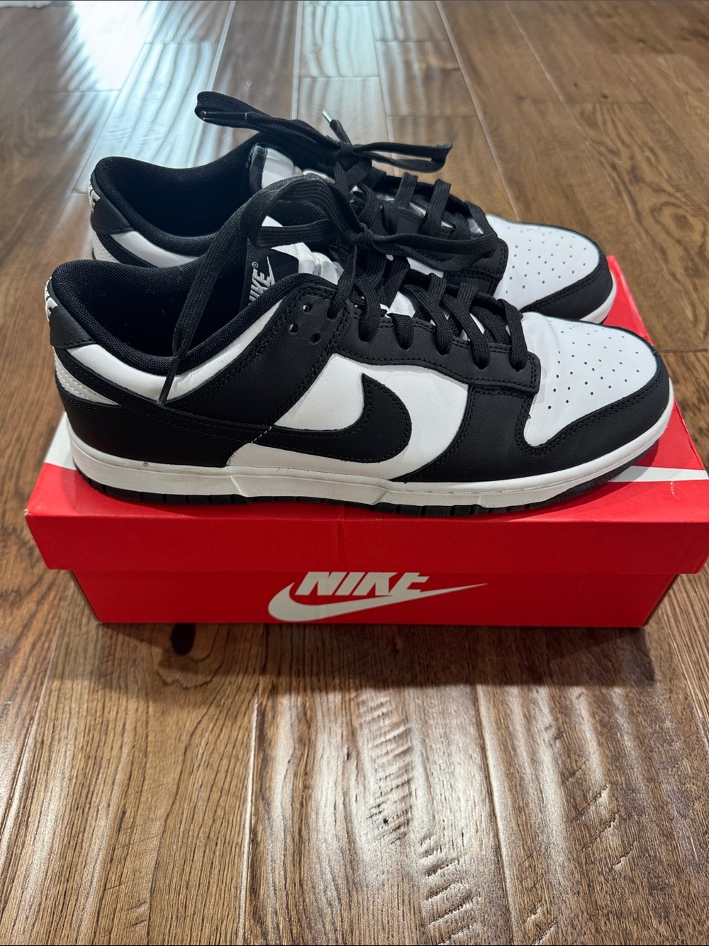 Nike Men’s Black and White Dunk Lo Retro Sneakers Sz 11.5